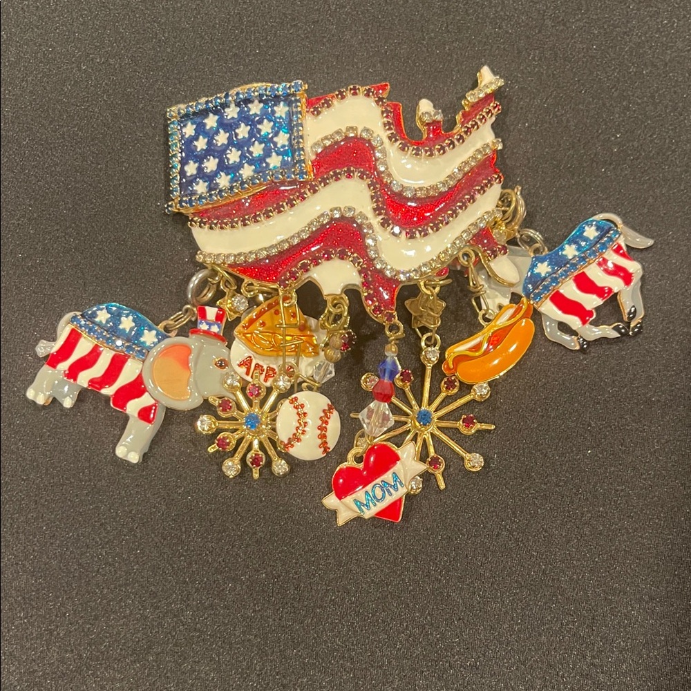 Vintage Lunch at the Ritz Patriotic USA Flag Brooch